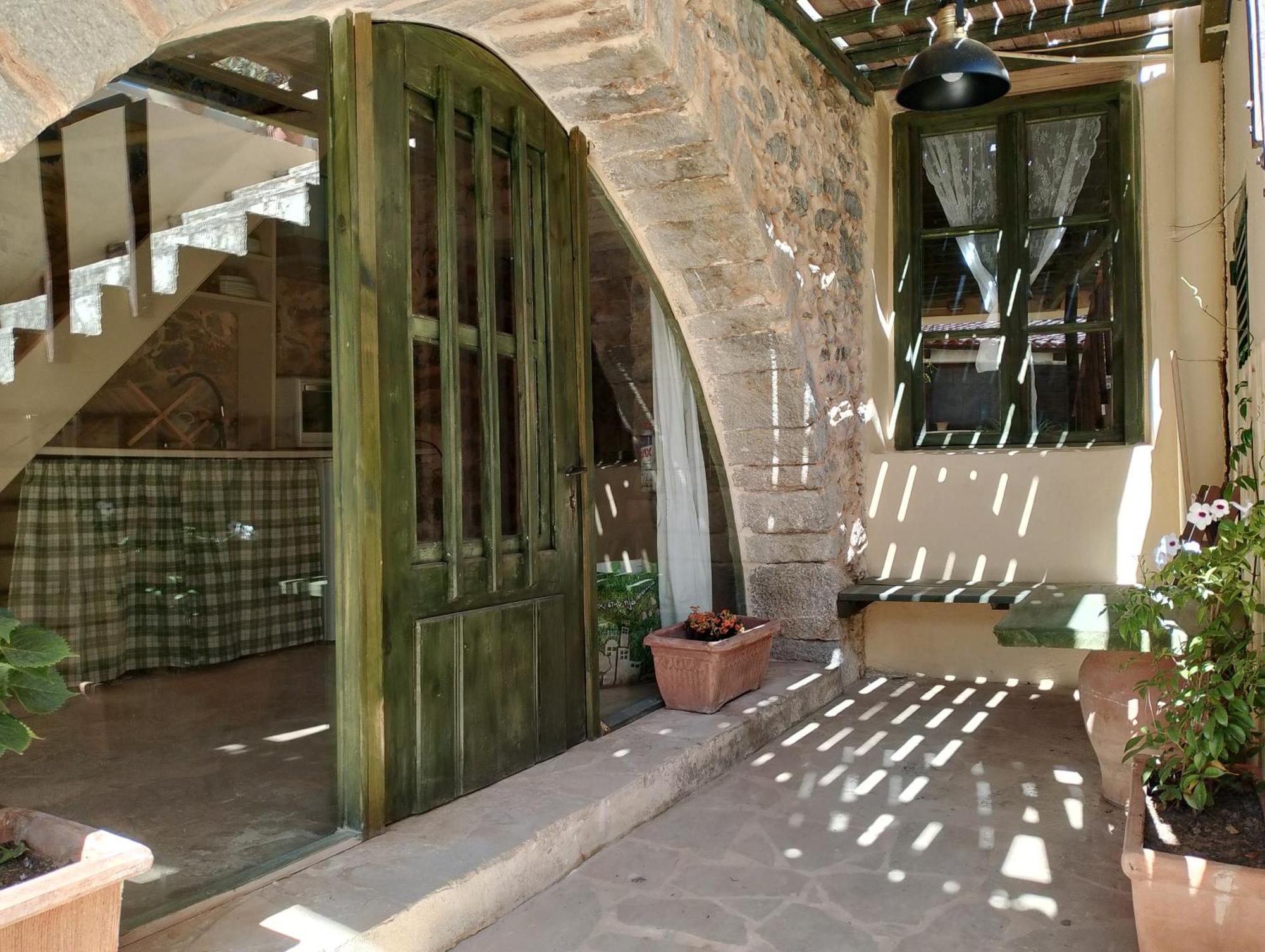 Agrotourism Traditional Apostoli